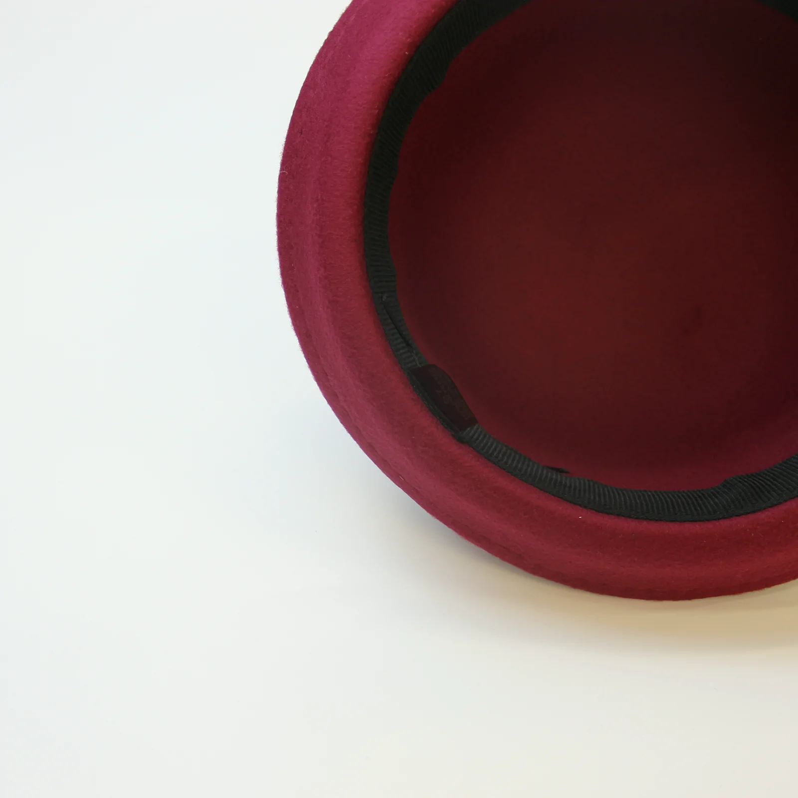 Close-up of the inner band of the bowler hat